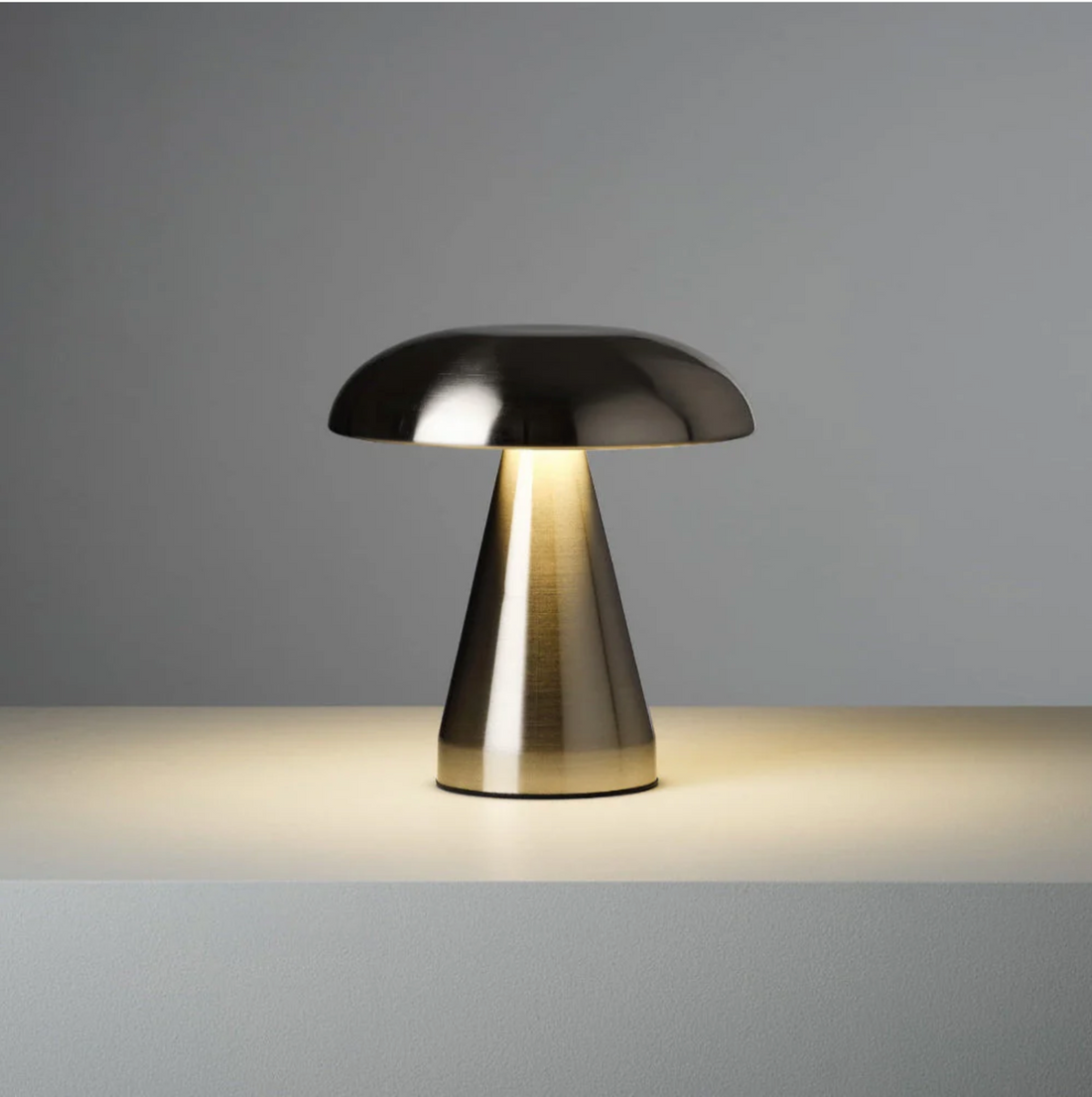 Cordless Mushroom Table Lamp, Brushed Brass Rechargeable Dimmable LED Desk Light